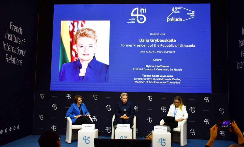Discussion sur les défis de sécurité avec Dalia Grybauskaitė, ancienne Présidente de la République de Lituanie, lors de sa visite à Paris