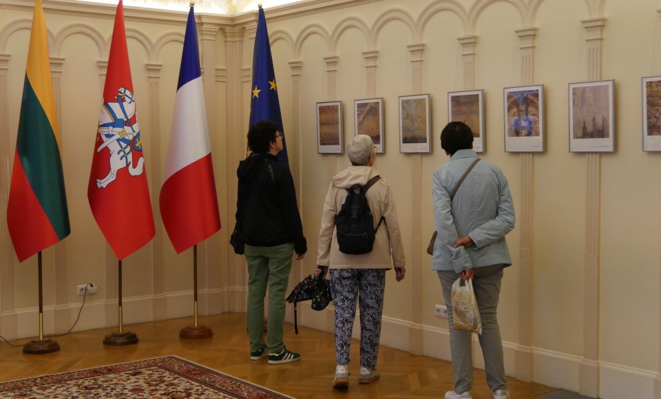 Šviesos ir begalybės trajektorijomis: Čiurlionio pasaulis sužibo Paryžiuje