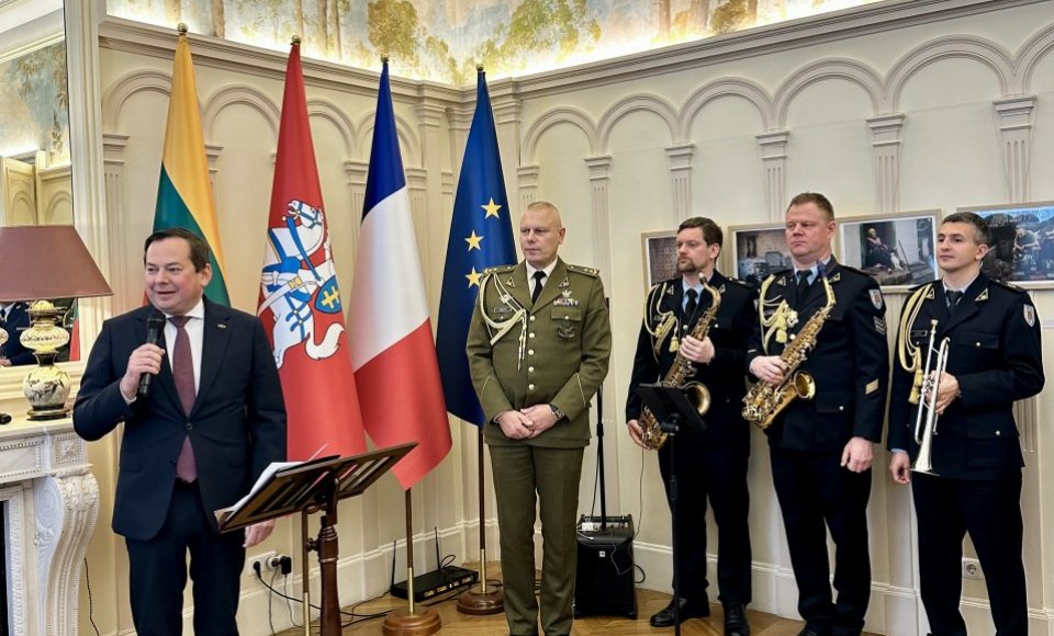 Lietuvos kariuomenės dienos minėjime Paryžiuje prisiminta Lietuvos istorija ir sąjungininkų vienybės svarba 