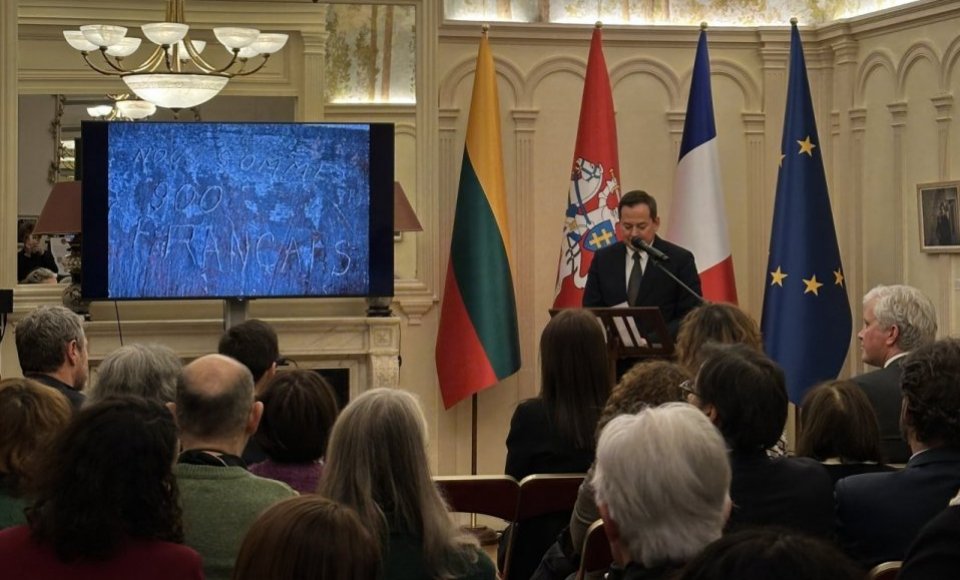 Lietuvos ambasadoje Paryžiuje – 73-iojo konvojaus deportuotųjų atminimo vakaras