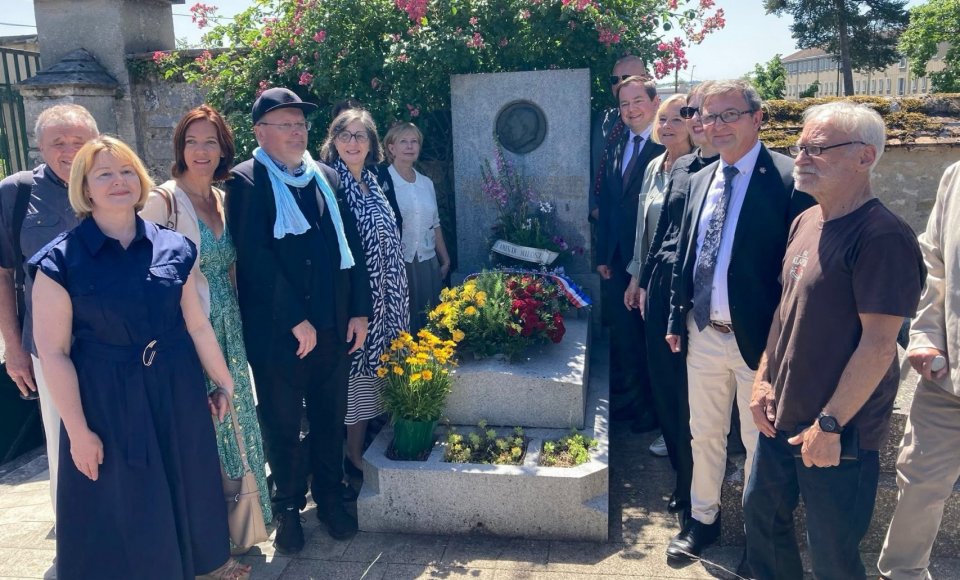 Les diplomates lituaniens rendent hommage à Oskar Milosz à Fontainebleau