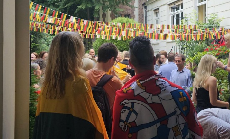 Célébration de la Journée de l'État lituanien à Paris : concert de Lina Štalytė, prestation de serment des tirailleurs et au revoir à l'attaché de défense